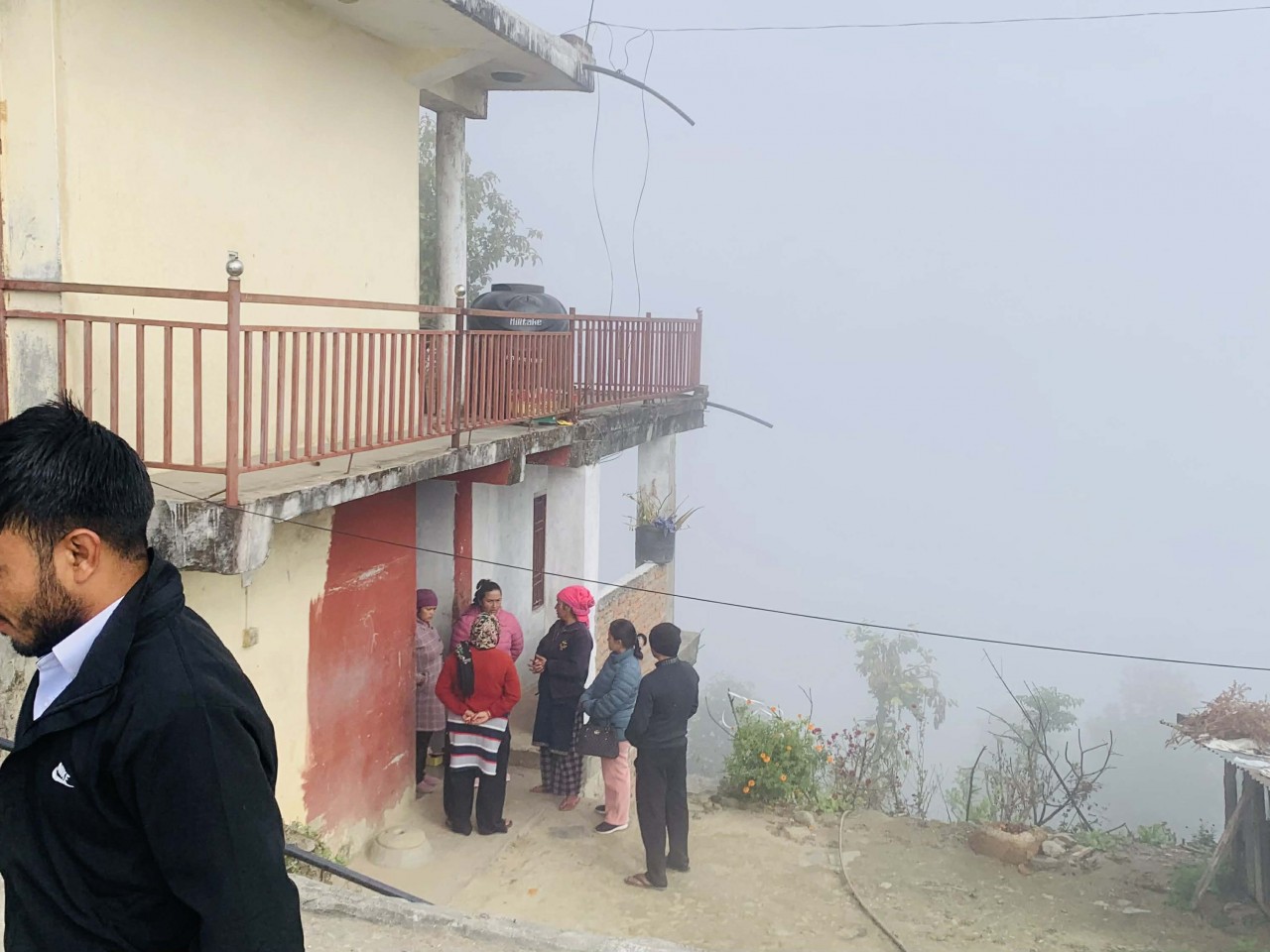 गोरखाको आरुघाट फुलपाती भञ्ज्याङमा श्रृंखलाबद्ध चोरी, ५ घरमा तोडफोड