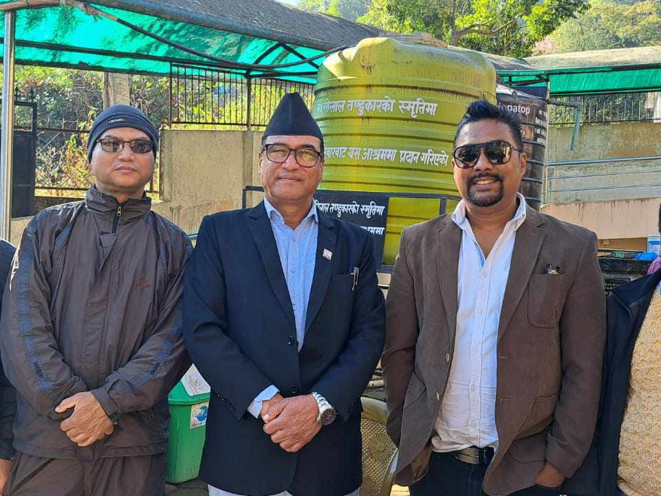 जाजरकोट भूकम्प पीडितलाई मातातीर्थ वृद्धाश्रम समितिद्वारा राहत सामग्री प्रदान