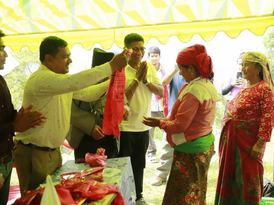 आरुघाट गाउँपालिका वडा नम्बर ७ र ८ को दोस्रो वडा अधिवेशन : एमाले प्रवेश गर्नेको लर्को