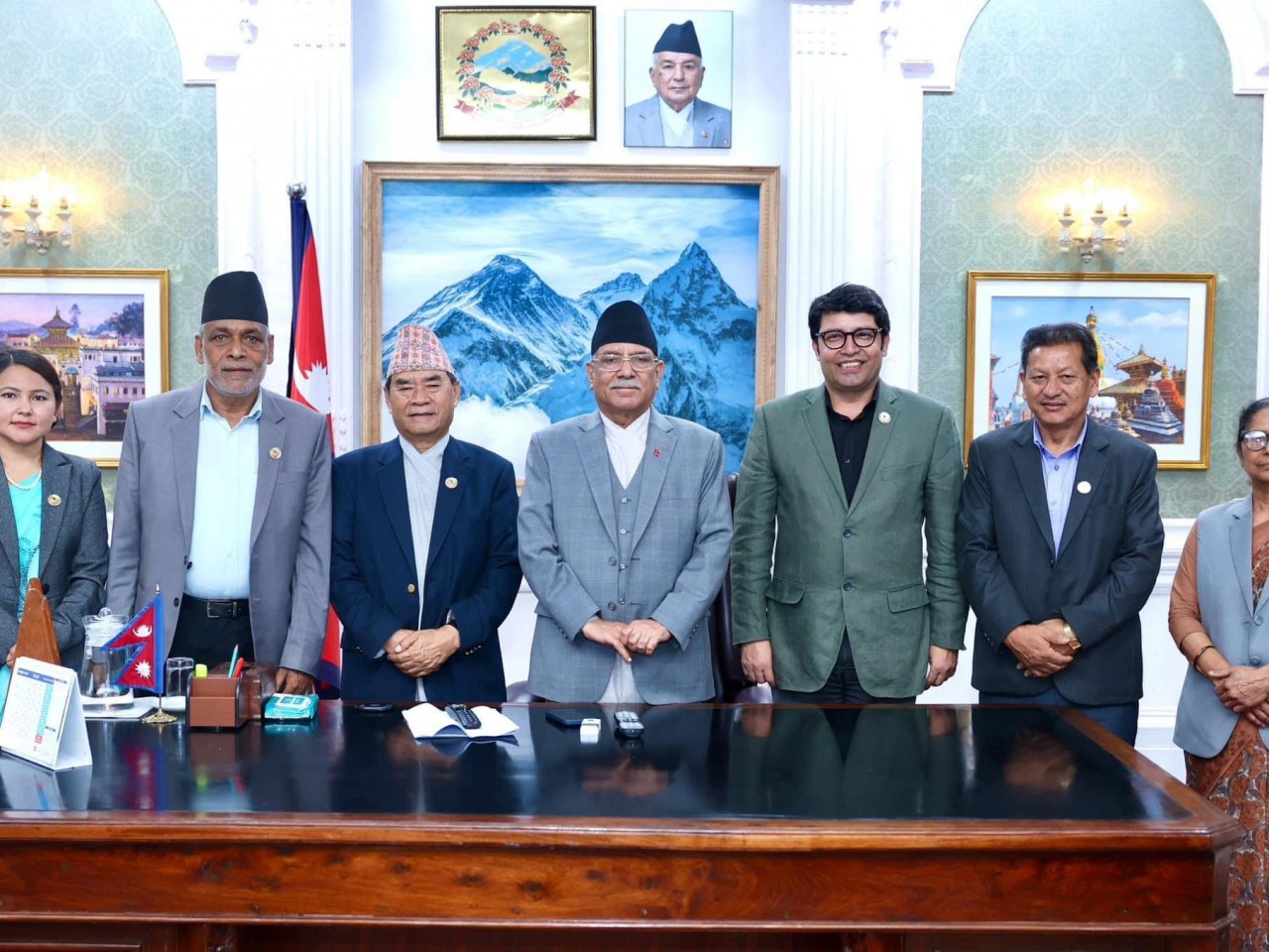 धादिङ र गोरखाका जनप्रतिनिधिले प्रधानमन्त्री प्रचण्डलाई भेटेर के भने ?