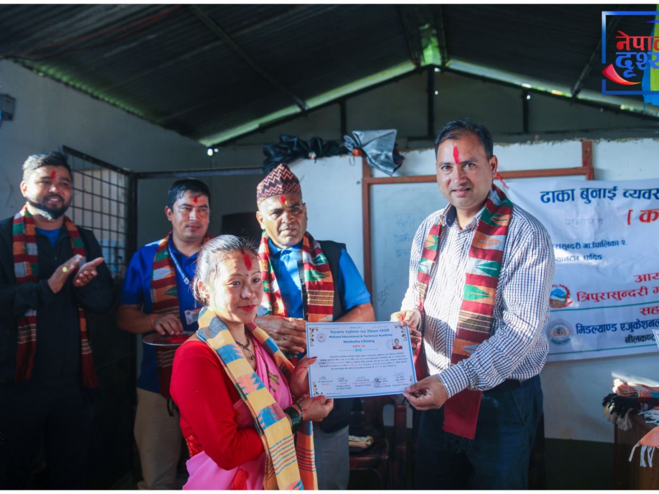 त्रिपुरासुन्दरीमा ढाका सिलाई बुनाई तालिममा सम्पन्न