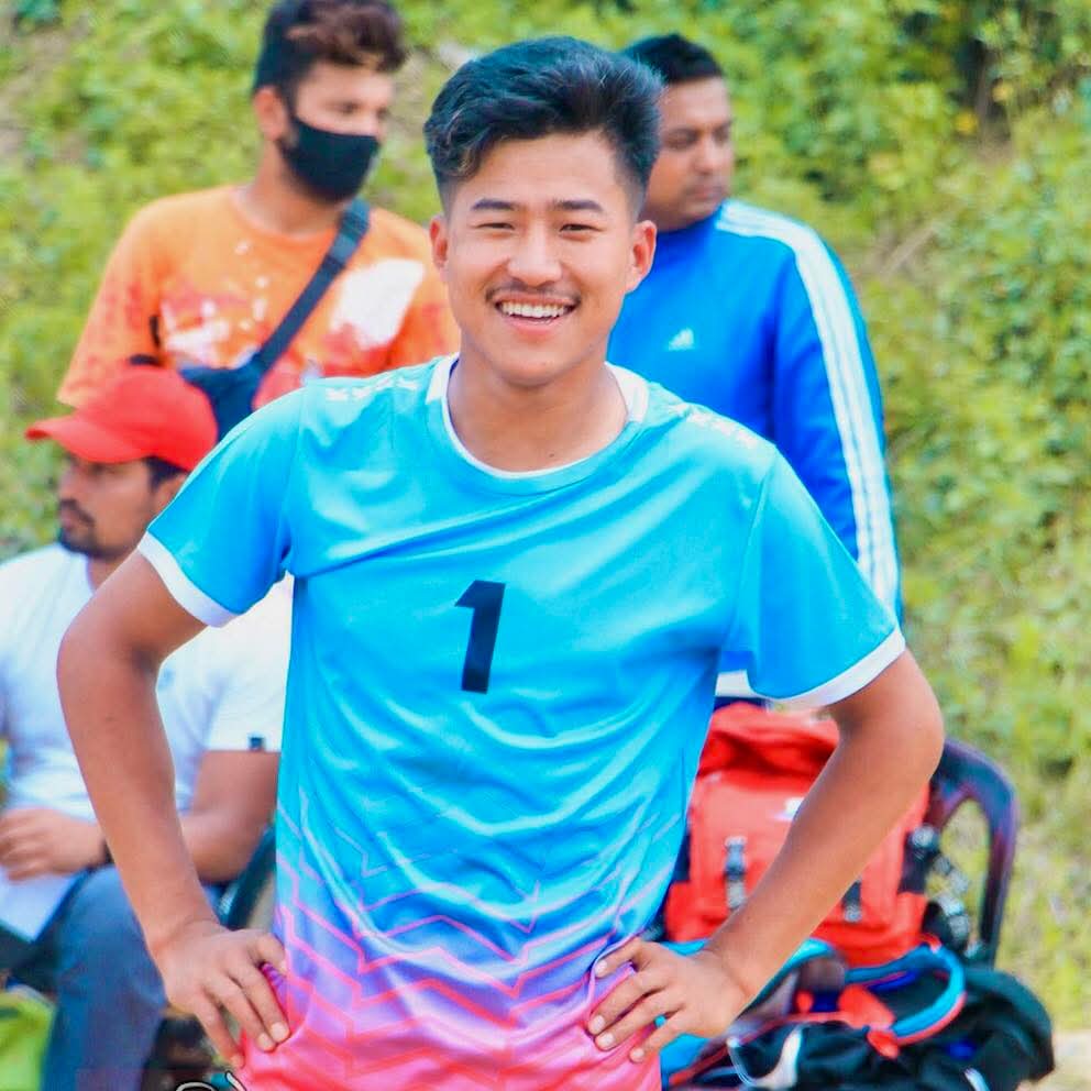 आरुघाटमा राष्ट्रिय भलिबल टिमका खेलाडी हिमाल सुनारीको आगमन