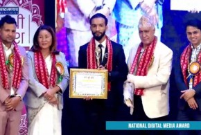 भुवन गुरागाईलाई डिजिटल मिडिया प्रस्तोता अवार्ड