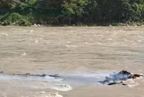 त्रिशूलीमा बाढी : अन्त्येष्टि स्थलमै चिता बगायो, डेढ दर्जन बेपत्ता