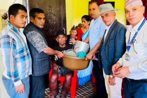 त्रिपुरासुन्दरी–१ मा हात्तीपाइले बिरामीलाई स्वयं हेरचाह सम्बन्धी अभिमुखीकरण तथा सामग्री वितरण