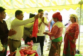 आरुघाट गाउँपालिका वडा नम्बर ७ र ८ को दोस्रो वडा अधिवेशन : एमाले प्रवेश गर्नेको लर्को