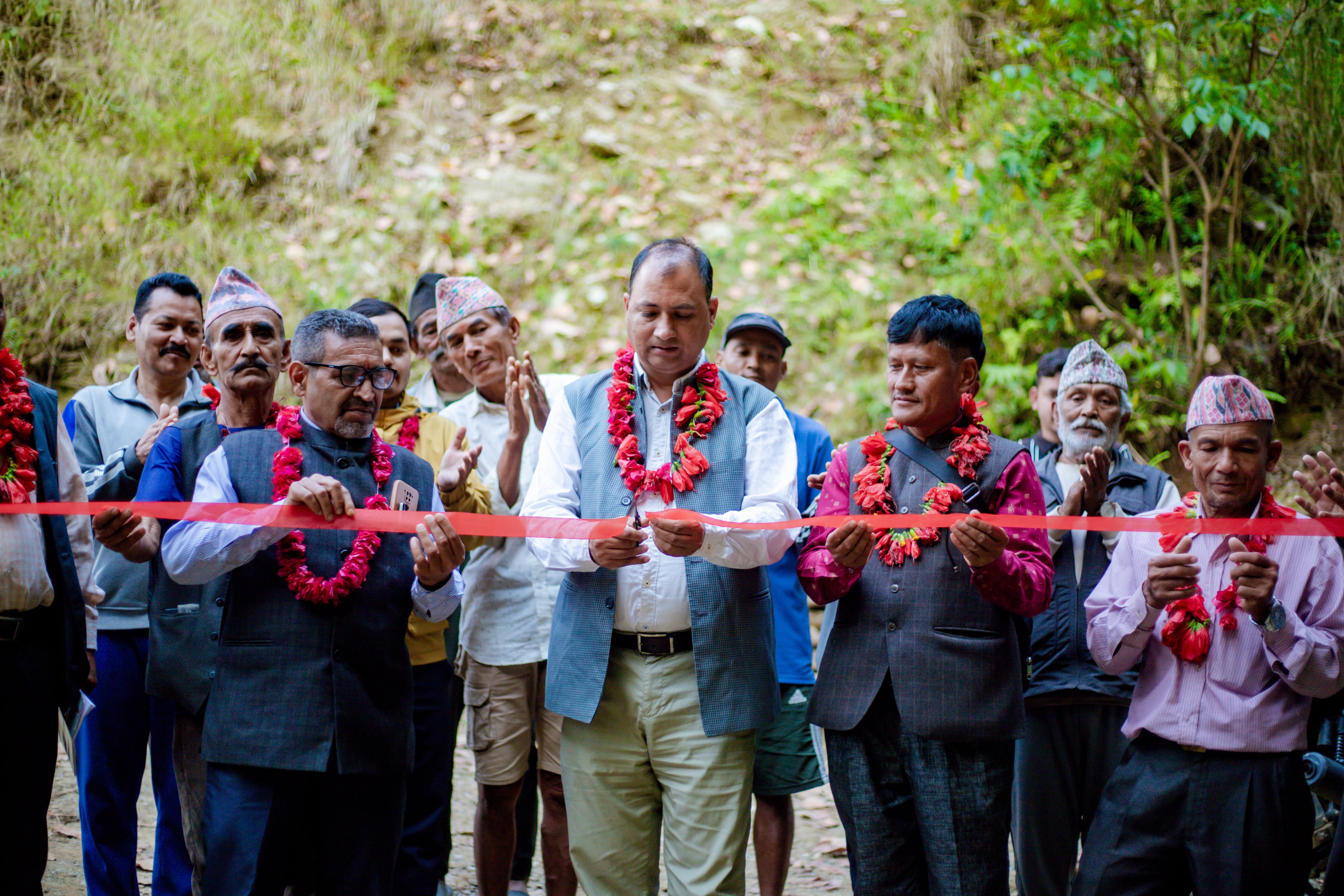 धादिङ, त्रिपुरासुन्दरी : वडा नम्बर ३ मा २.५ किलोमिटरको नयाँ सडक उद्घाटन