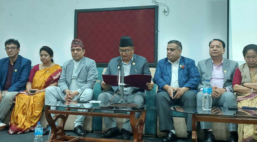 बहादुरसिंह लामाको राजीनामा : सरकार ढाल्न षड्यन्त्र गरिएको आरोप