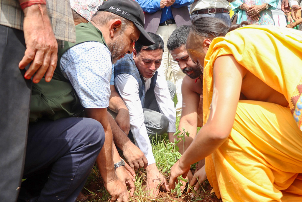 धादिङ : त्रिपुरासुन्दरीमा ग्रह र राशि बाटिका निर्माण