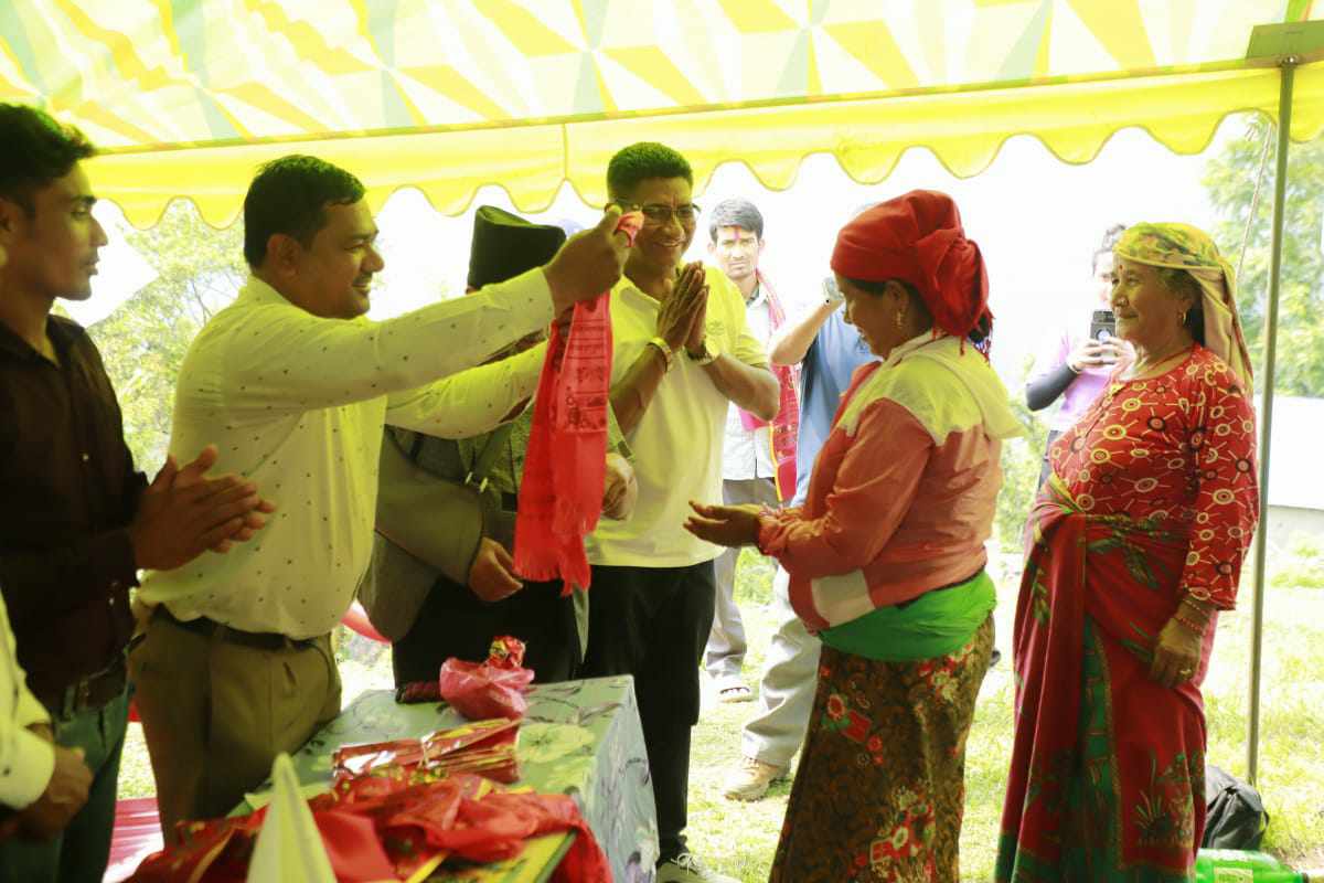 आरुघाट गाउँपालिका वडा नम्बर ७ र ८ को दोस्रो वडा अधिवेशन : एमाले प्रवेश गर्नेको लर्को